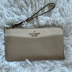 Lucy Color Block Pebbled Leather Med L-Sip Wristlet- Light Sand Multi Colored